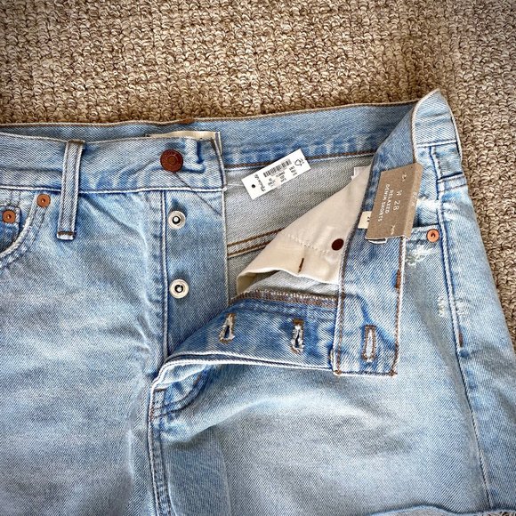 Madewell NWT Relaxed Denim Shorts, Light Wash W28 - Picture 10 of 13